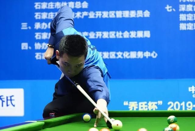 突出服装材 突出服装材